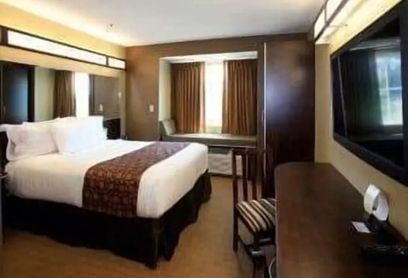 Microtel Inn & Suites By Wyndham Wheeling At The Highlands