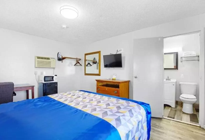 فندق على الطريق Adams Inn