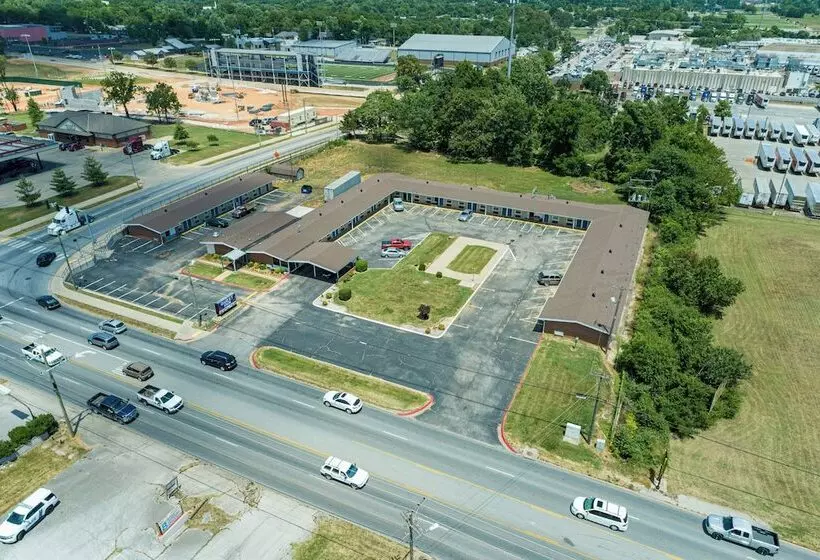 モーテル Guest Inn Rogers