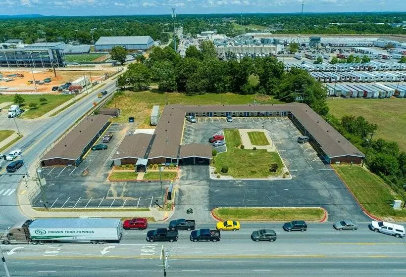 モーテル Guest Inn Rogers