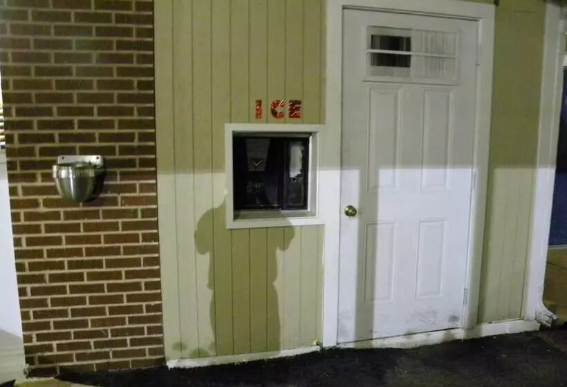 モーテル Guest Inn Rogers