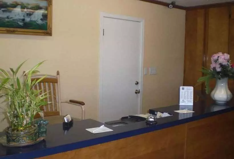 モーテル Super 7 Inn Siloam Springs