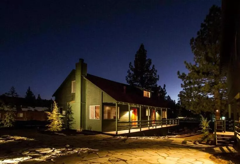 استراحتگاه Noon Lodge
