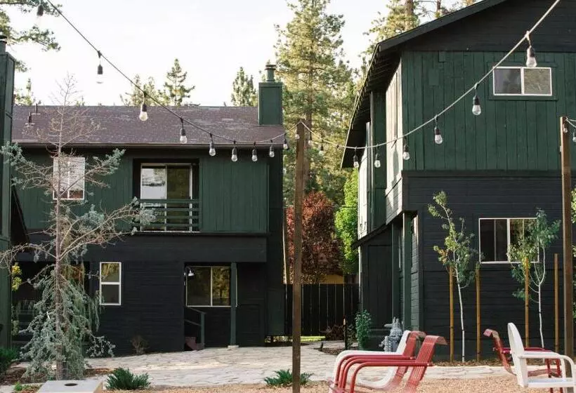 استراحتگاه Noon Lodge