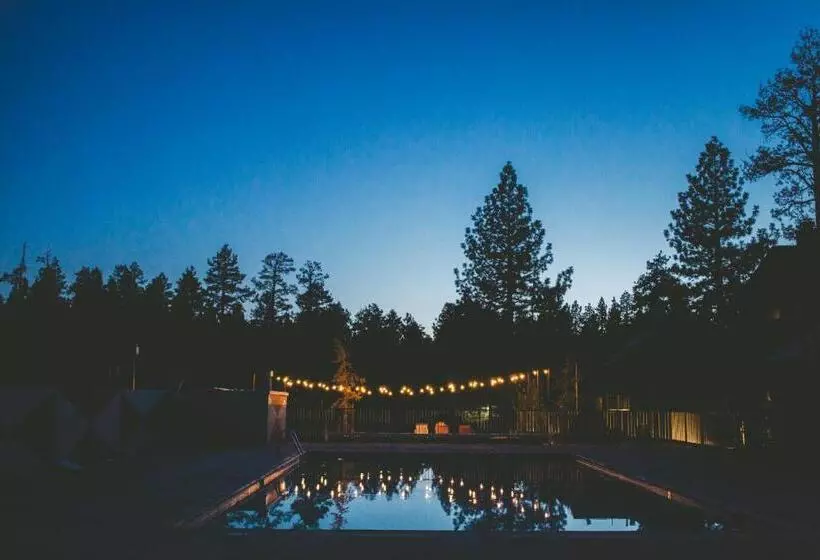 استراحتگاه Noon Lodge