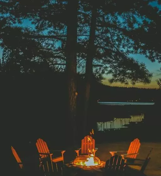 استراحتگاه Noon Lodge