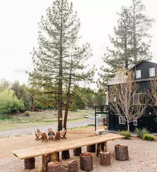 استراحتگاه Noon Lodge