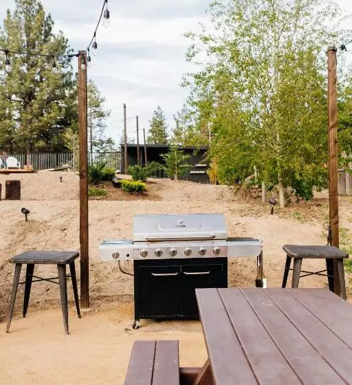 استراحتگاه Noon Lodge