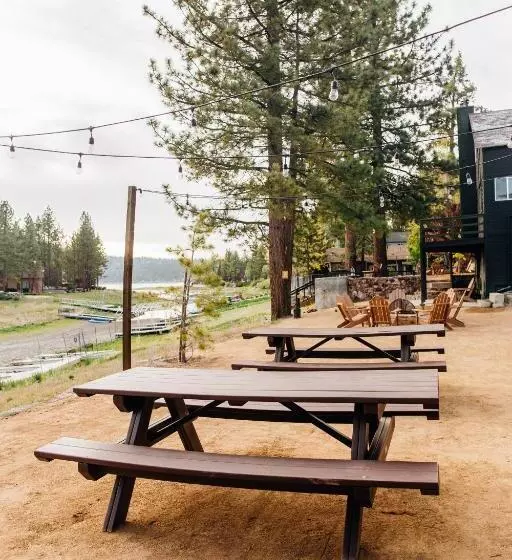 استراحتگاه Noon Lodge
