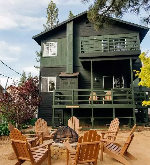 استراحتگاه Noon Lodge