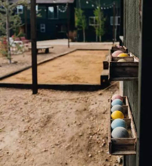 استراحتگاه Noon Lodge