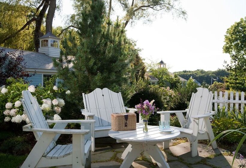 The Cottages At Cabot Cove