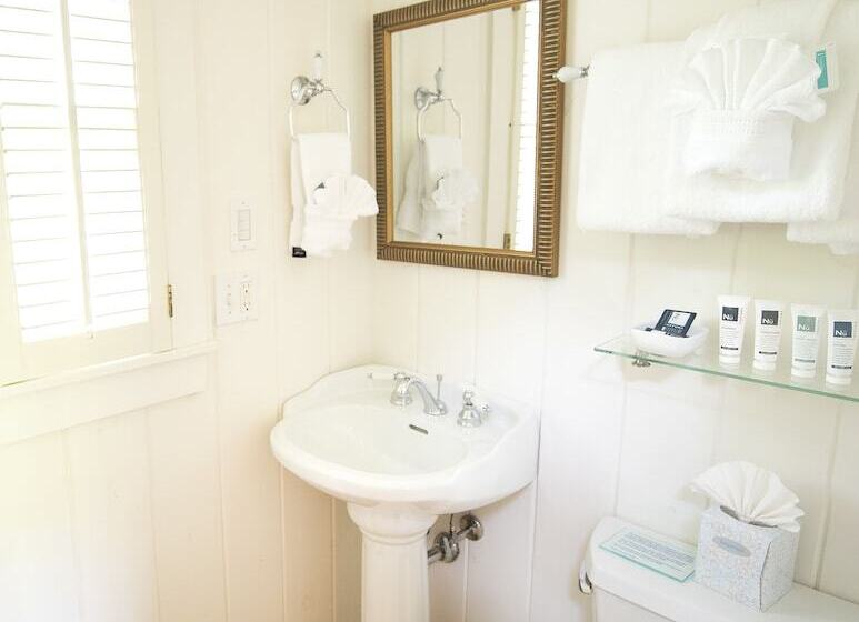 The Cottages At Cabot Cove