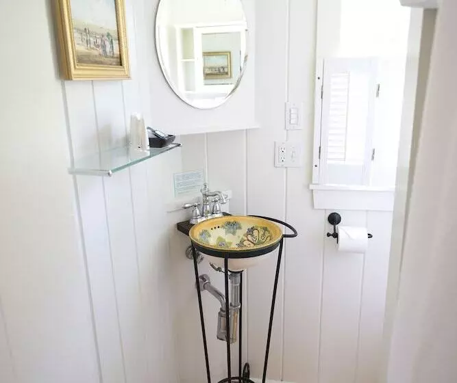 The Cottages At Cabot Cove