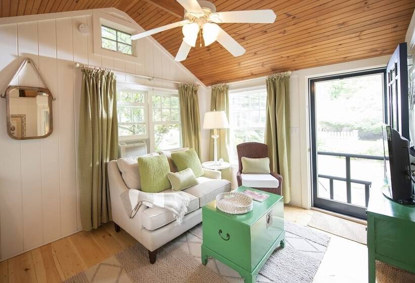 The Cottages At Cabot Cove