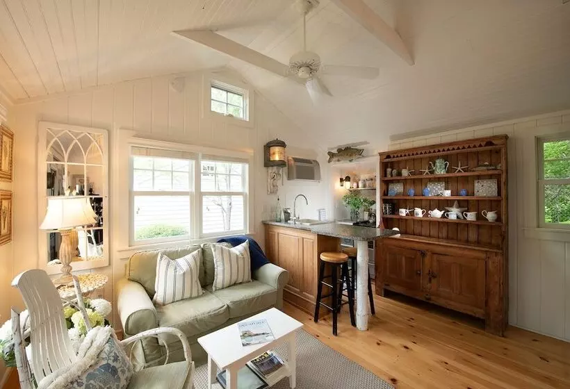 The Cottages At Cabot Cove