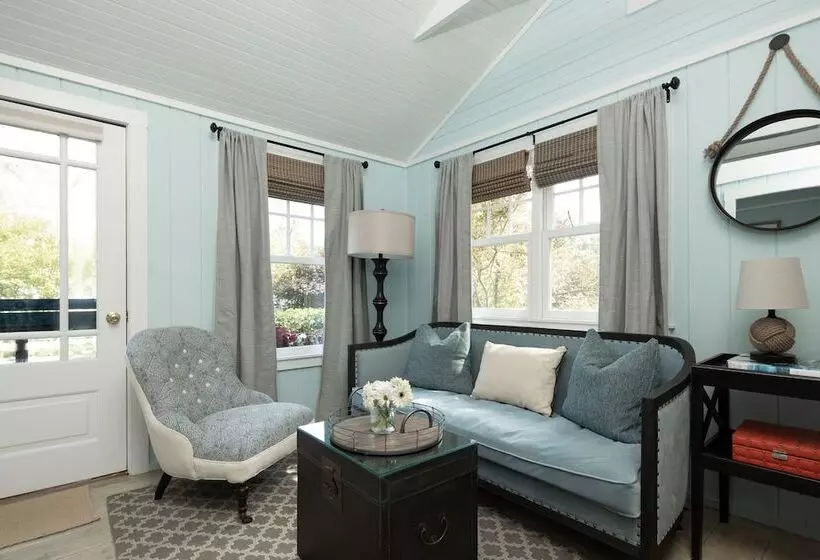 The Cottages At Cabot Cove