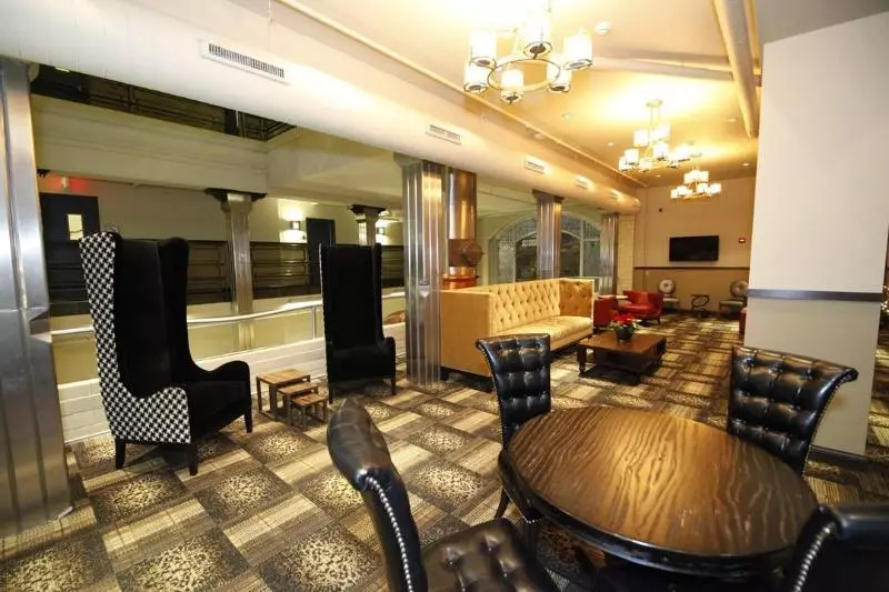 Brewhouse Inn And Suites