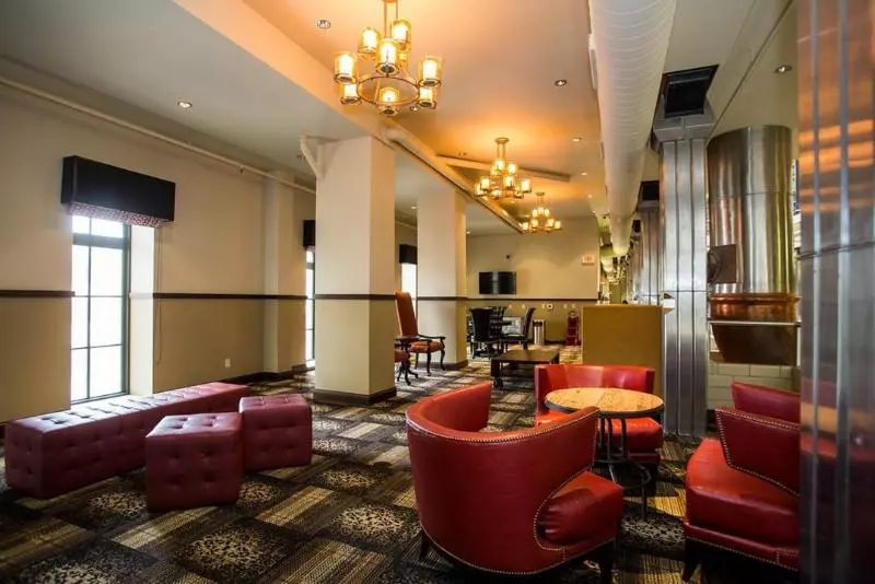 Brewhouse Inn And Suites