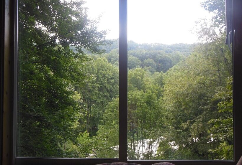 Cabins At Twinbrook Resort