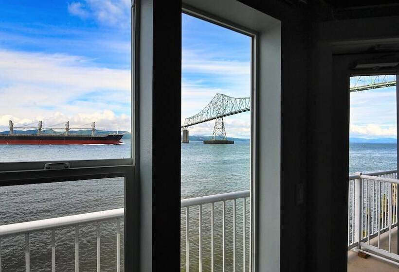 Cannery Pier Hotel & Spa