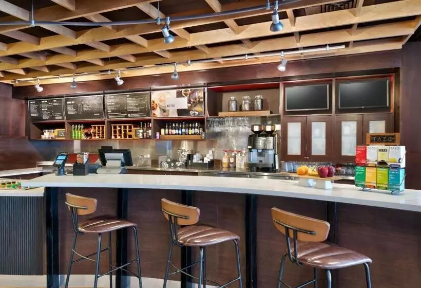 Courtyard By Marriott Johnson City