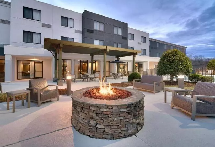 Courtyard By Marriott Johnson City