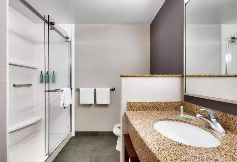 Courtyard By Marriott Johnson City