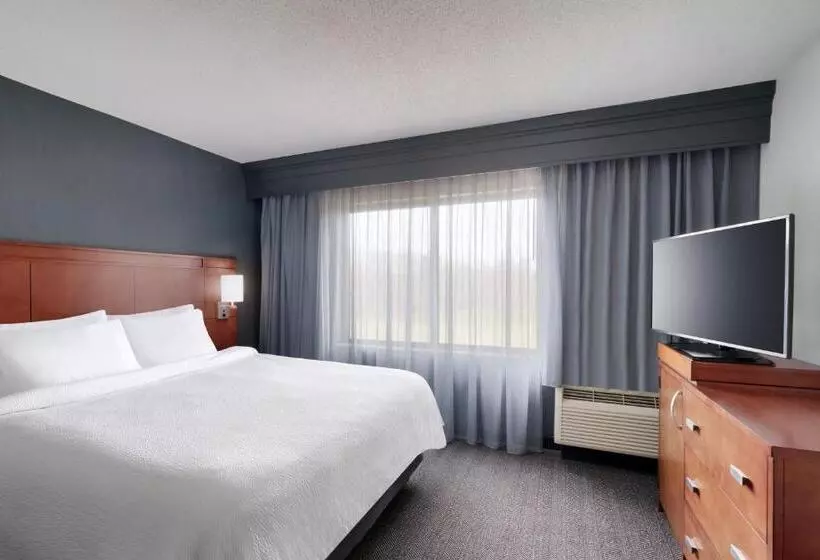 Courtyard By Marriott Johnson City