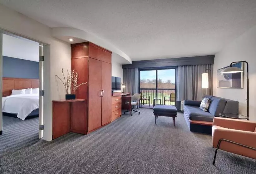Courtyard By Marriott Johnson City
