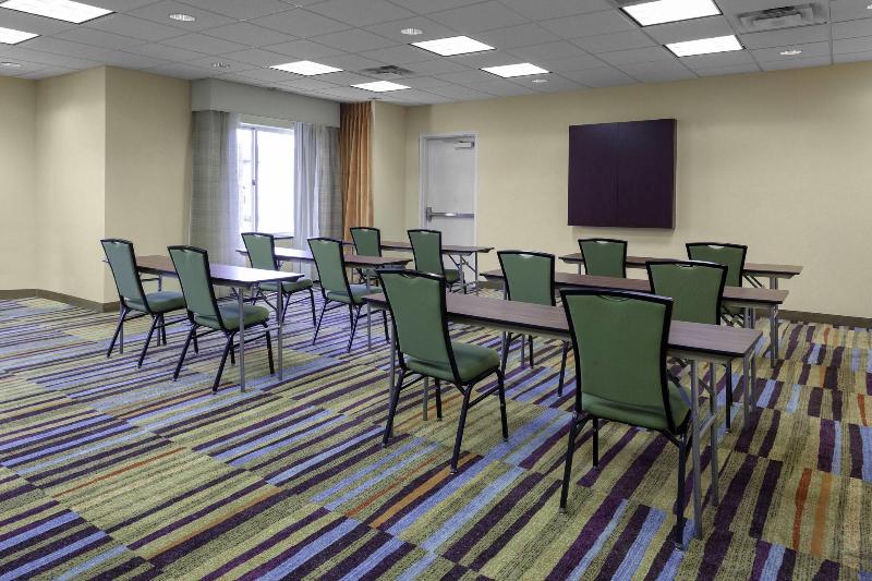 Fairfield Inn And Suites By Marriott Seymour