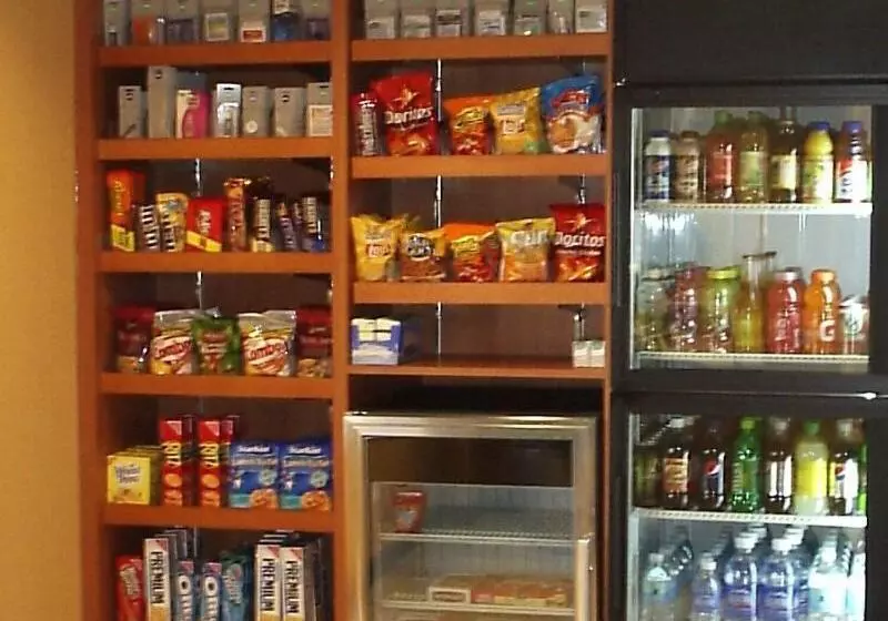 Fairfield Inn And Suites By Marriott Seymour