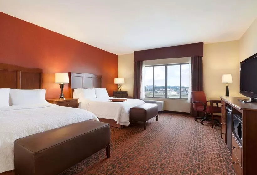Hampton Inn & Suites Williston
