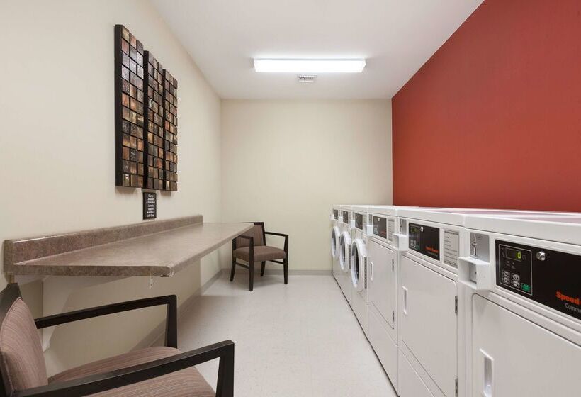 Hampton Inn & Suites Williston