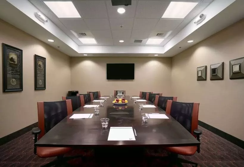 Hampton Inn & Suites Williston