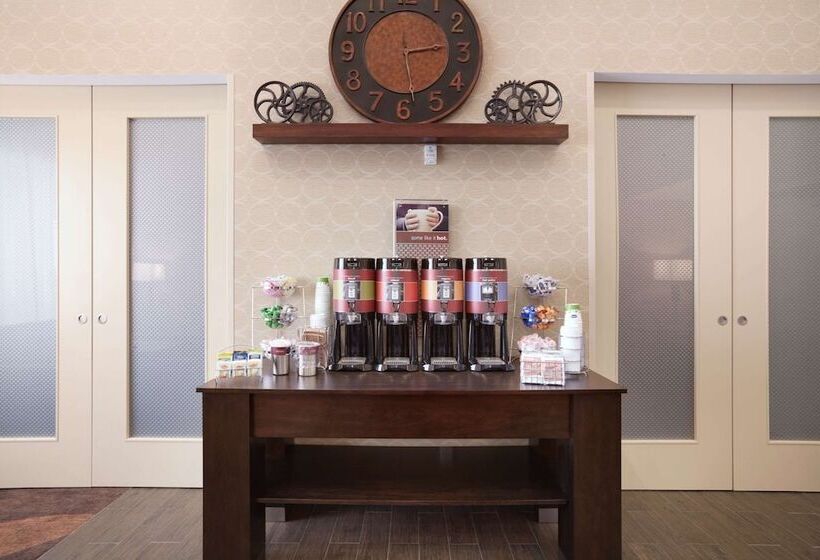 Hampton Inn & Suites Williston