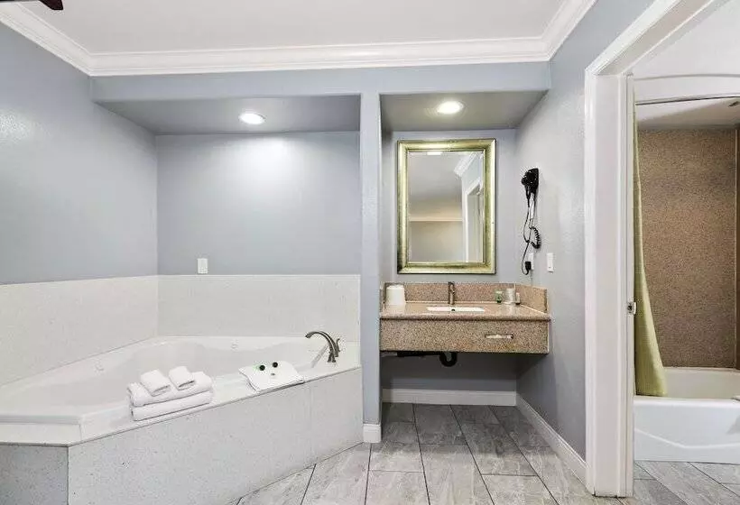 Отель 3rd Avenue Inn