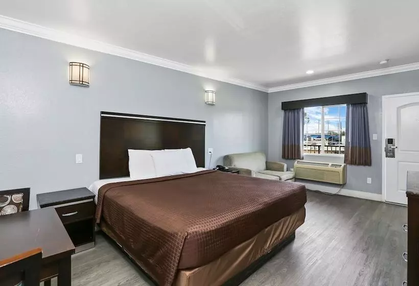 Отель 3rd Avenue Inn