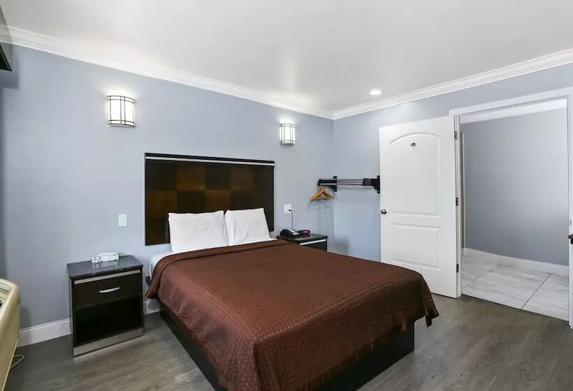 Отель 3rd Avenue Inn