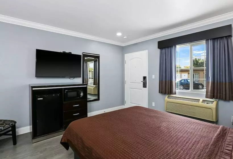 Отель 3rd Avenue Inn