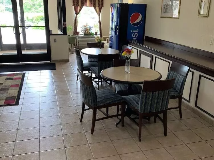 ホテル Amelia Inn & Suites