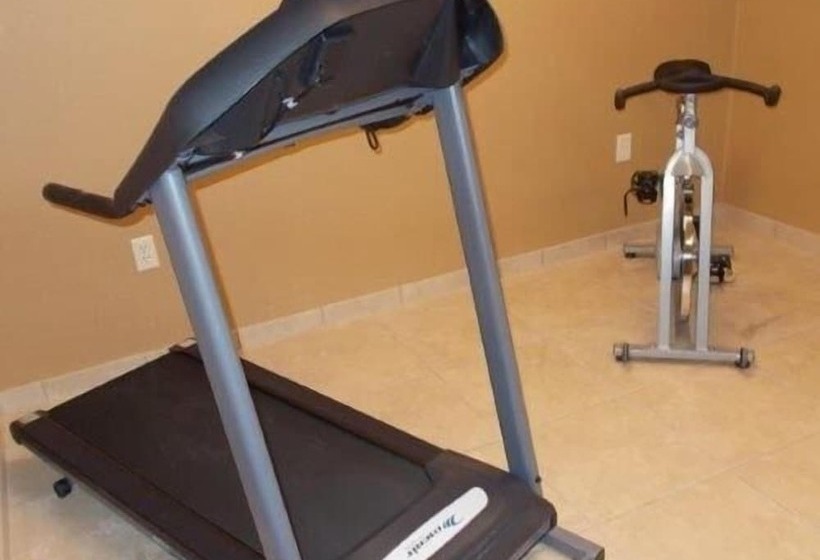 Отель Cobblestone Inn & Suites  Harvey