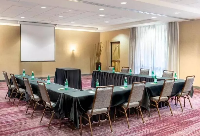 ホテル Courtyard By Marriott Denton