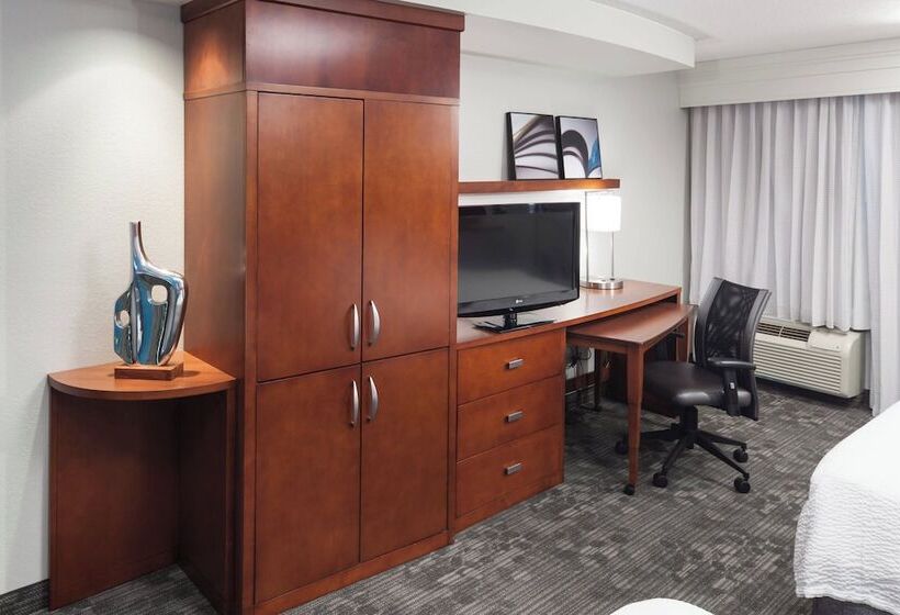 فندق Courtyard By Marriott Hattiesburg