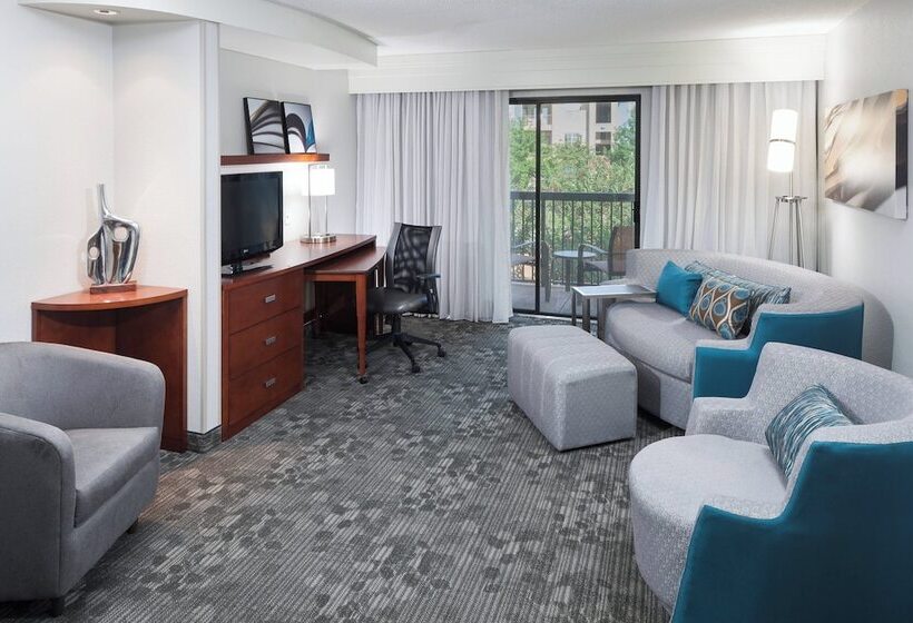 فندق Courtyard By Marriott Hattiesburg