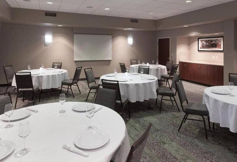 فندق Courtyard By Marriott Hattiesburg