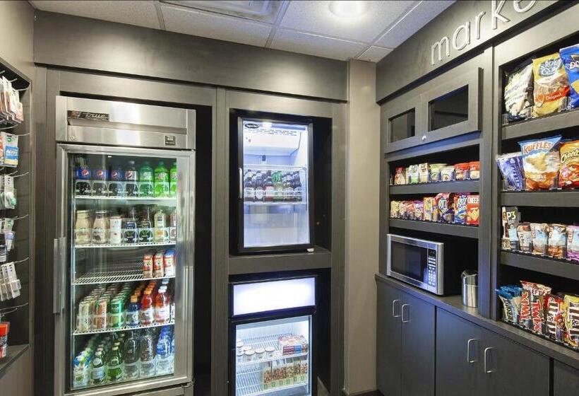 Отель Courtyard By Marriott Valdosta