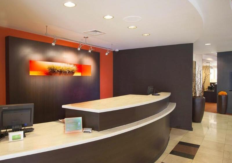 Отель Courtyard By Marriott Valdosta