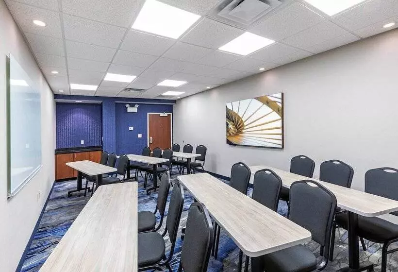 هتل Fairfield Inn & Suites Tulsa Downtown Arts District