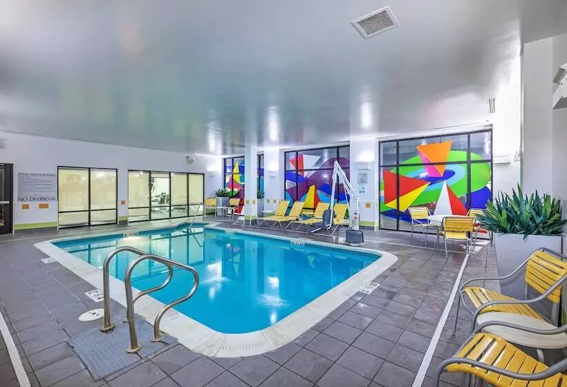 هتل Fairfield Inn & Suites Tulsa Downtown Arts District